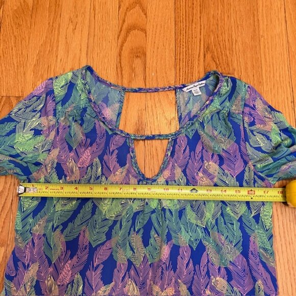 American Eagle multicolor blouse with leaf pattern XS - Picture 6 of 7